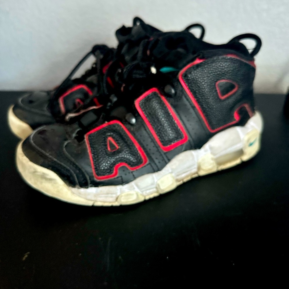 Kids Nike AIR Sneakers Sz 5